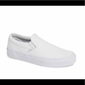 If anyone has these shoes in a youth girls 31/3?